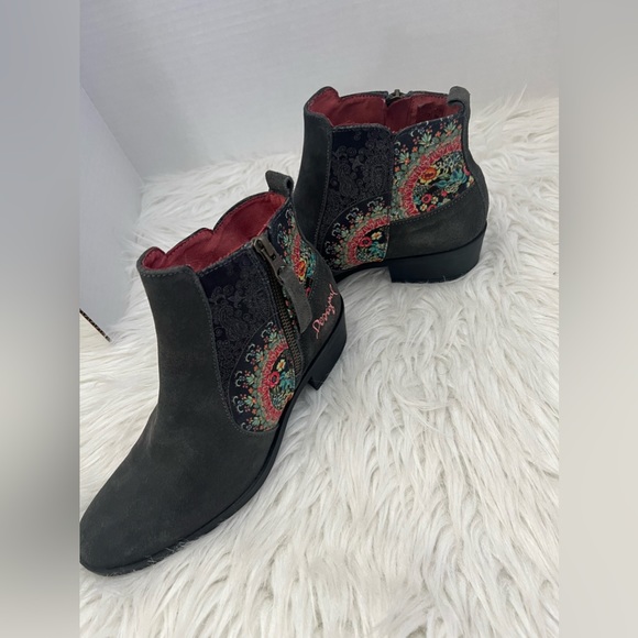 Shoes - Womens Boots